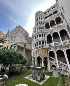 the scala Contarini del Bovolo 