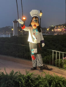 goofy meet and greet at runDisney