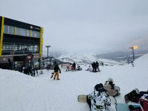 skiing in Japan